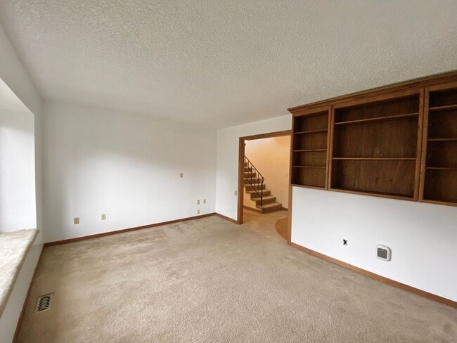 Photo - Amazing Value! Spacious 3 bedroom Jantzen Beach condo