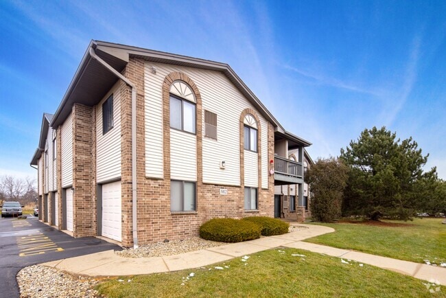 Courtyard Junction Apartments