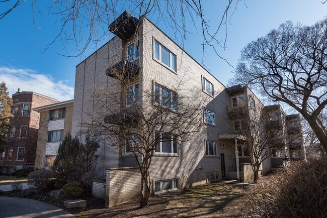 Photo - 2151 Ridge Ave Apartments