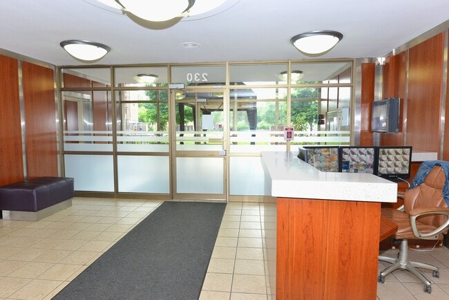 230 Oak St Unit 1003