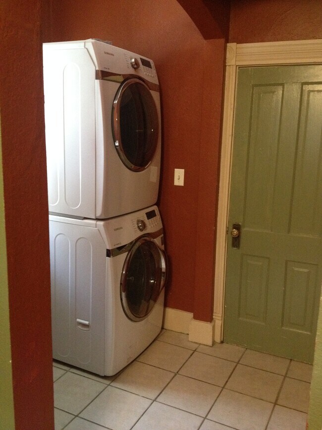 Photo - 229 locke street Unidad 4 bed room