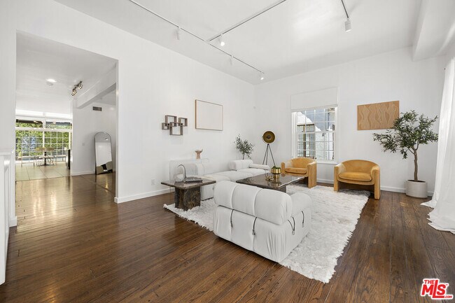 Photo - 245 N Wetherly Dr