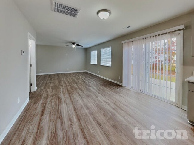 Photo - 3710 Shepway Loop