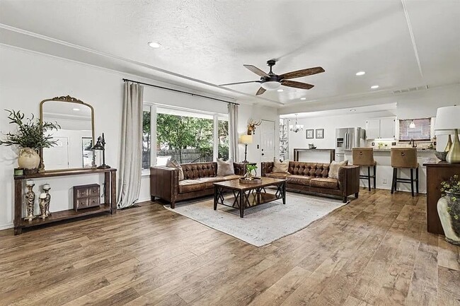 Photo - 1316 Mockingbird Ln
