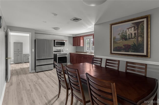 Building Photo - 273 Division St