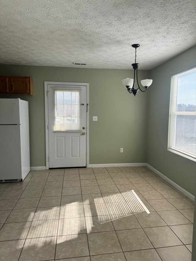 Photo - 58 Snow Hill Church Rd