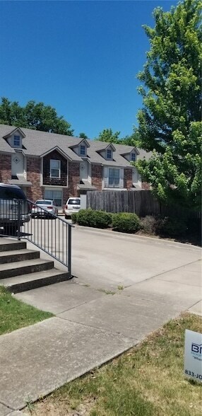 Photo - 1773 N Chestnut Ave