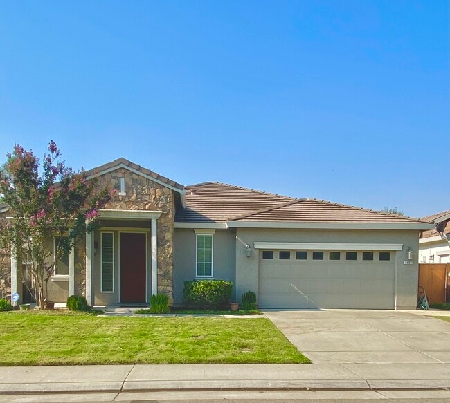 Photo - 1407 Rossmere Ln