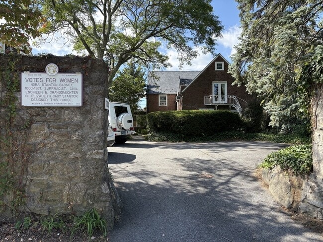 Photo - 700 Steamboat Rd