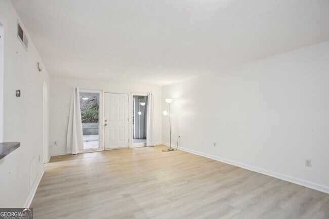 Photo - 1150 Collier Rd NW Unit K19