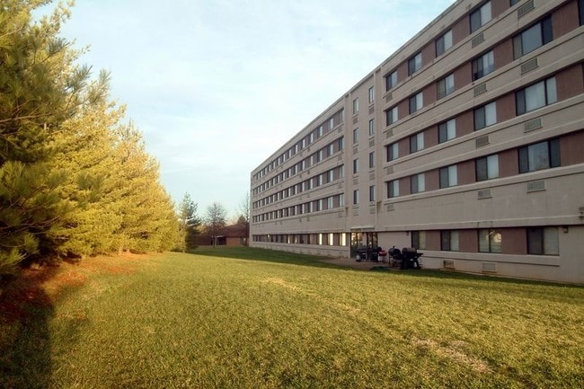 Building Photo - Vista Apartments of Radcliffe