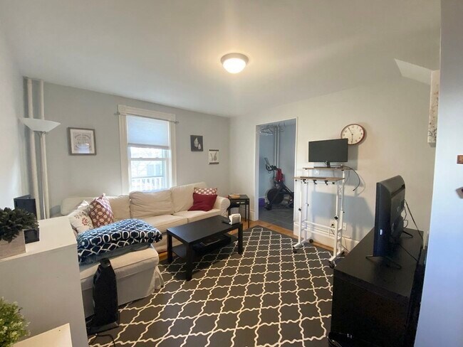 Photo - 63-65 Leyden St Unit 3