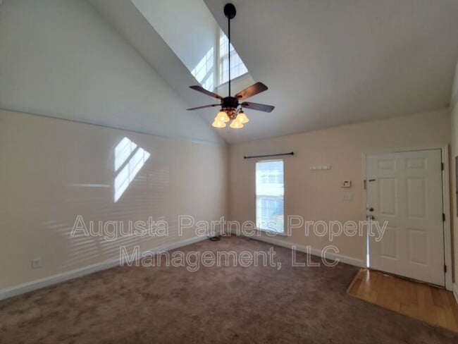 Photo - 211 Brook Ct