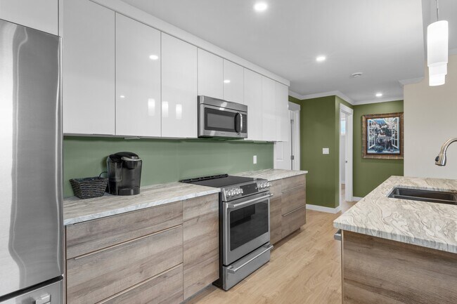 Photo - 425 Kelvin Rd