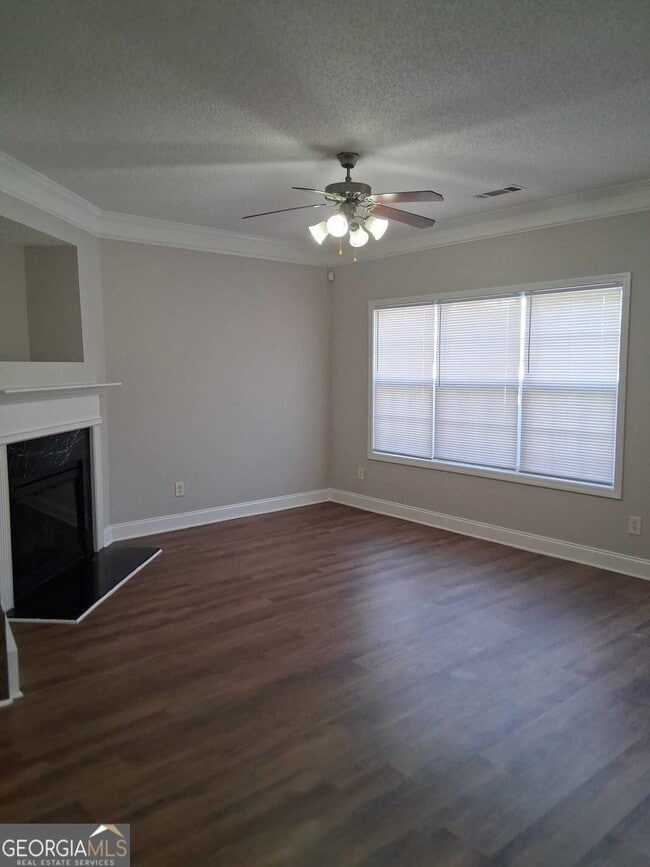 Photo - 2728 Halligan Point