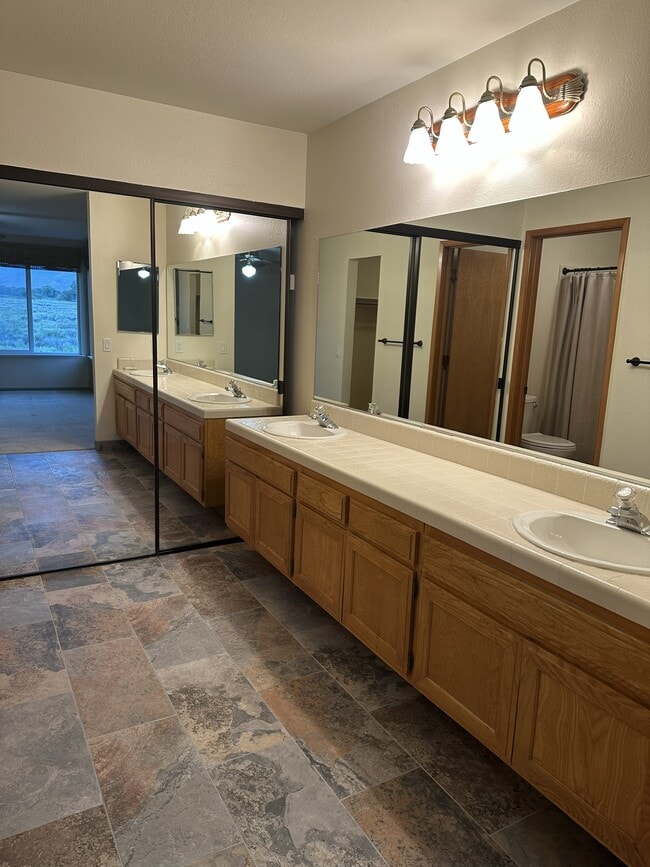 Photo - 1631 Shoshone Dr