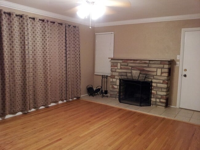 917 N Center