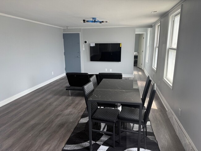 Photo - 2800 Huntingdon Ave Apartments