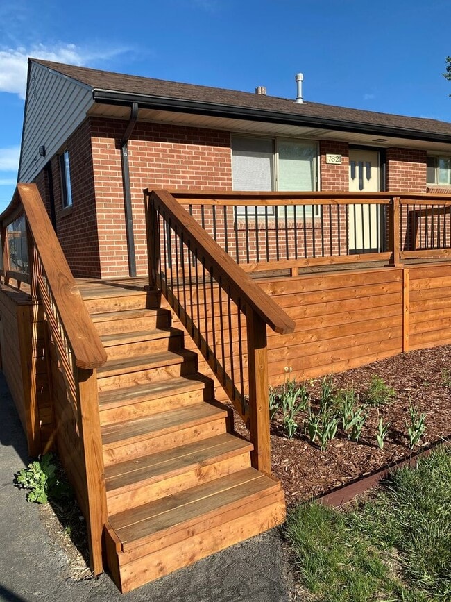 Photo - 7821 N Raleigh St