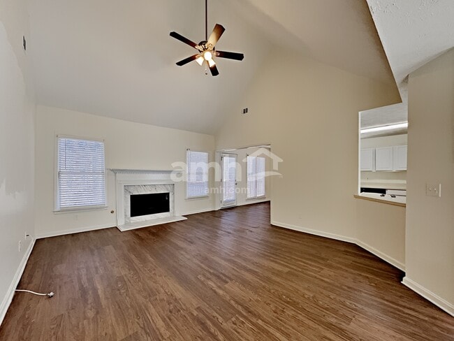 Photo - 893 Wellsley Ct