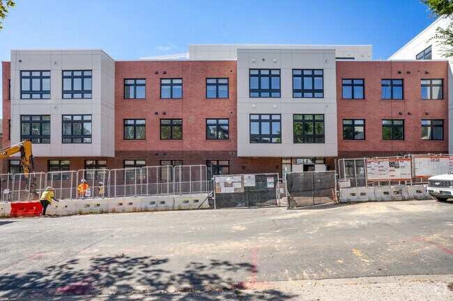 2400 Ontario Rd NW - Ontario Place