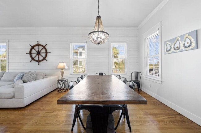 Building Photo - 15 Meeting St