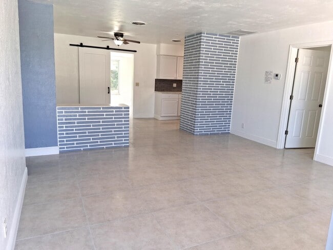 Photo - 1837 Gardenia Rd