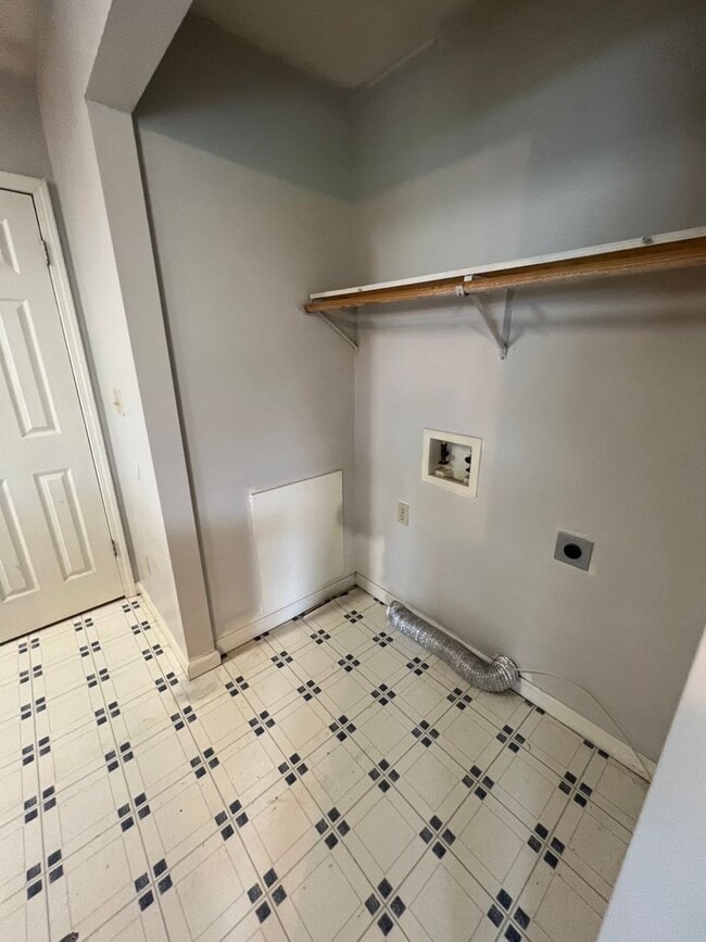 Photo - 405 Fonville St Unit B