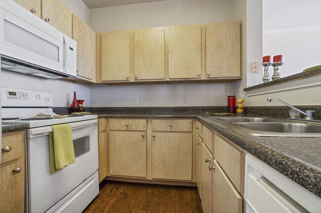 Photo - Blue Lake Villas Apartments