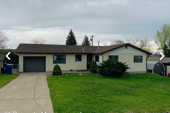 Building Photo - Beautiful Home 3 bed 2.0 baths