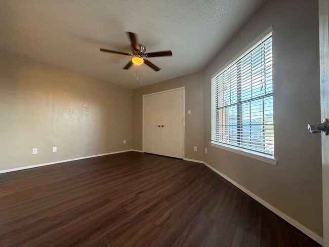 101 Traders Rd