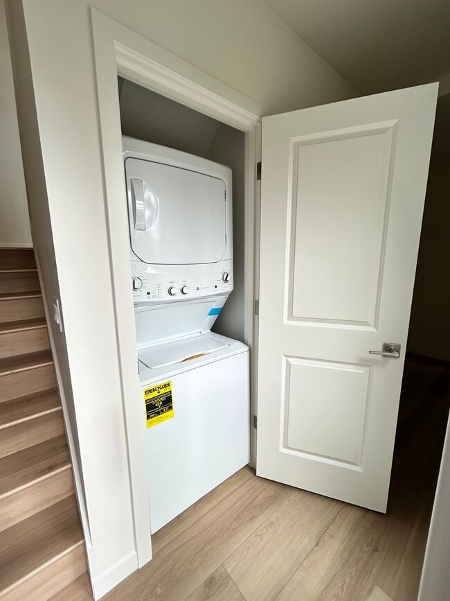 Photo - 8024 Unit 8024B