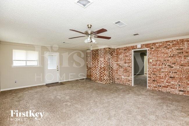 Photo - 2100 Cedar Ct