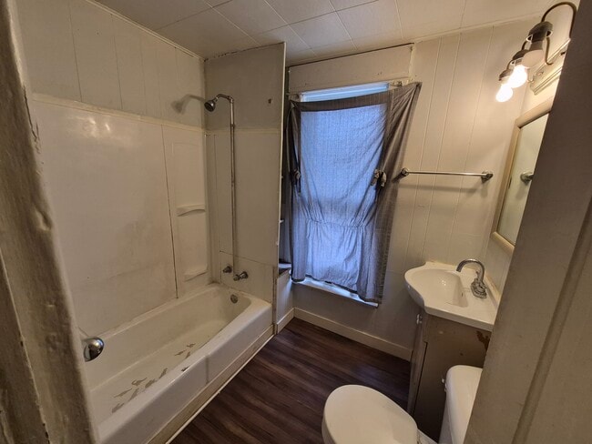 Photo - 170 Marion Ave Unit 3