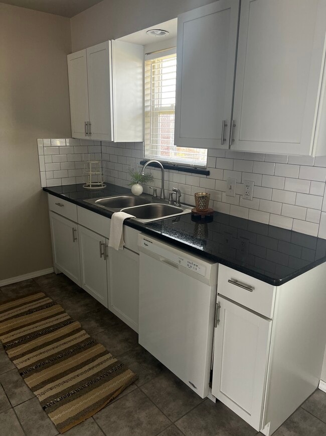 Building Photo - 43 Shirley Ln