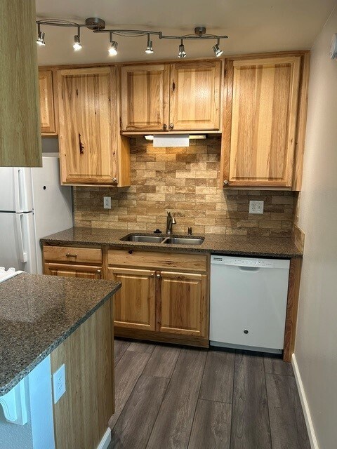Photo - 9255 E Lehigh Ave Unidad 205