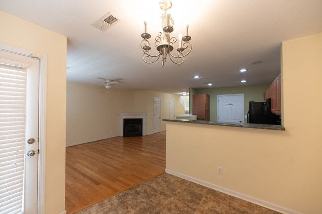Photo - 117 Goldfinch Ave