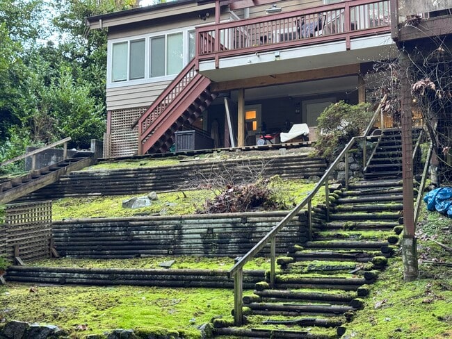 Photo - 430 Newlands Rd