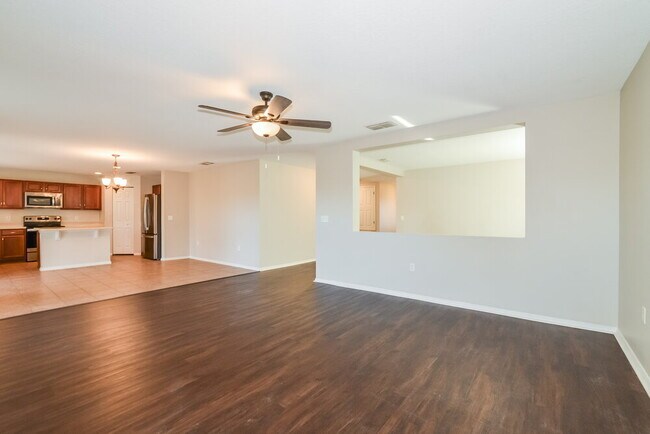 Photo - 1729 Strathmore Cir
