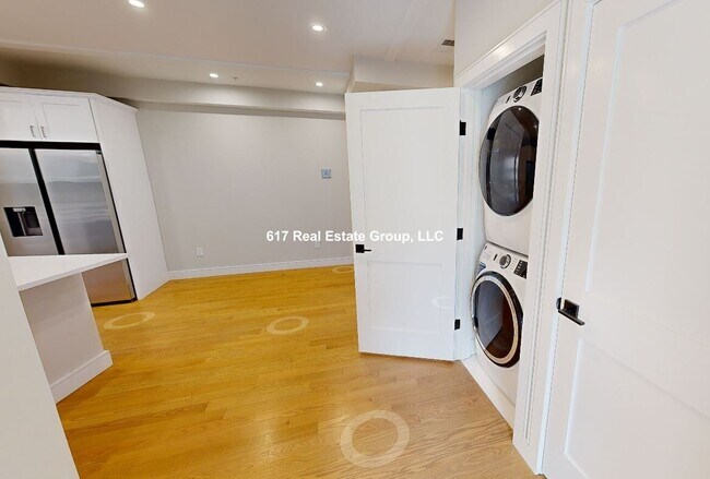 Photo - 161 Allston St Unidad 4