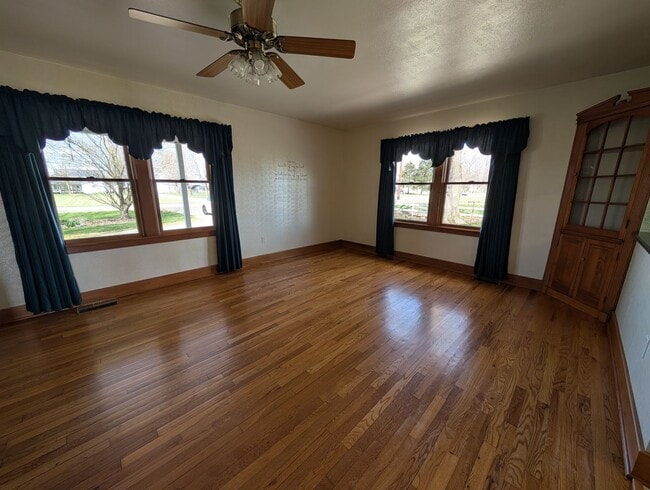 Photo - 4 Bedroom 2 Bathroom House - Middlebury