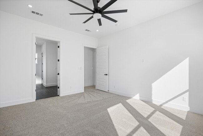 Photo - 2057 Glenhollow Dr