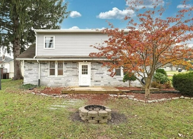 Photo - Beautiful 3 Bedroom, 1.5 Bath in Colonial West York!