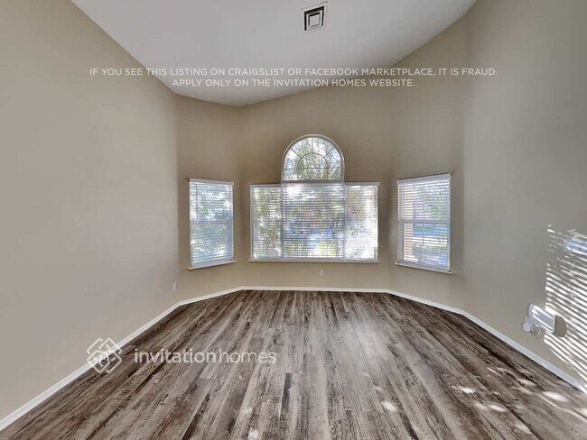 Photo - 1445 Castle Crest Dr