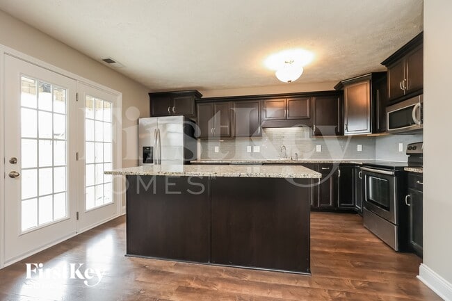 Photo - 1280 Eagle's View Dr