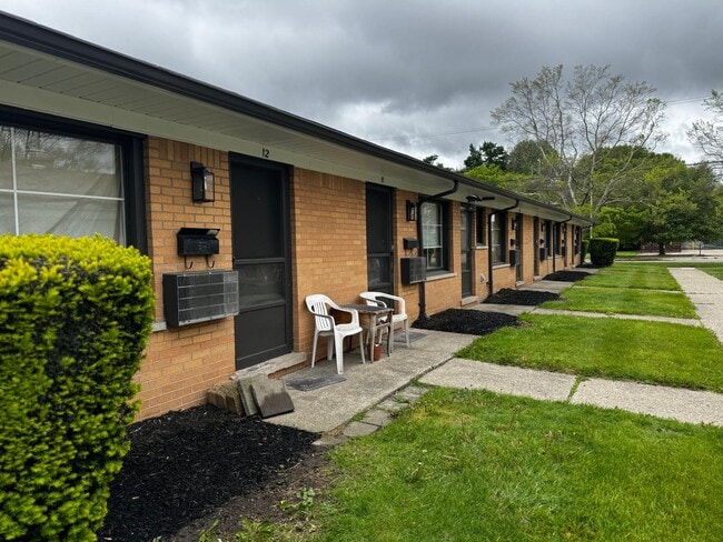 ONE11 Mount Clemens Flats