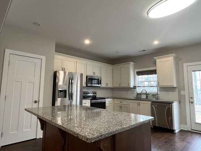 Photo - 122 Fargo Dr