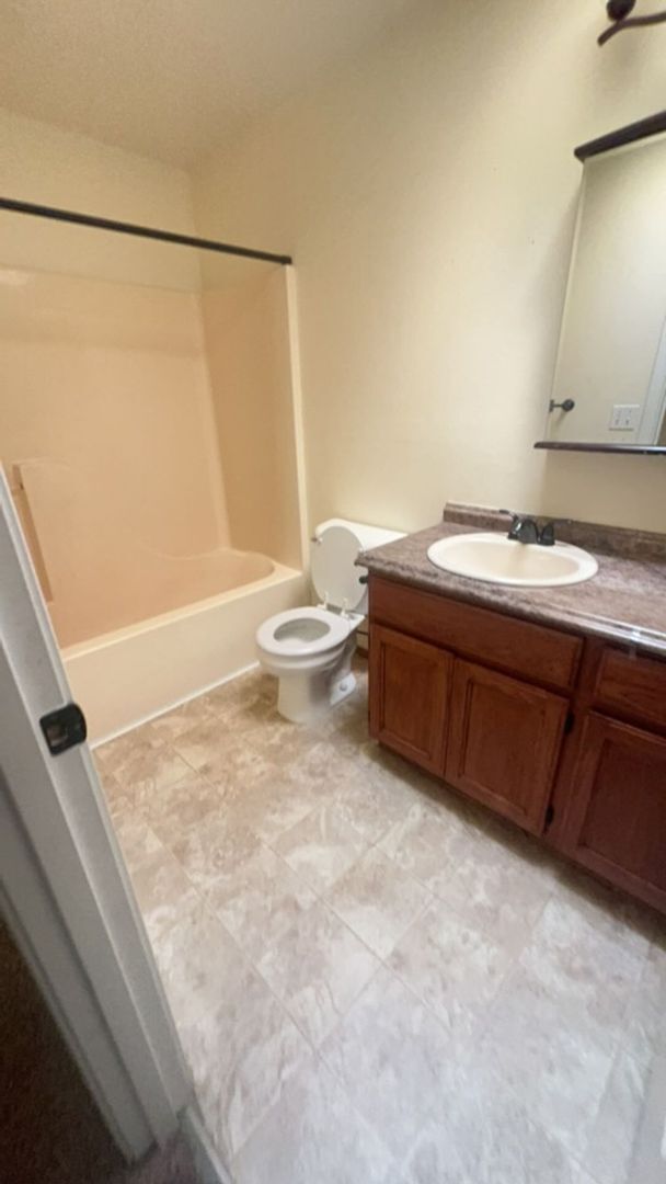 Photo - 627-629 SW Balsam Rd Unit 627