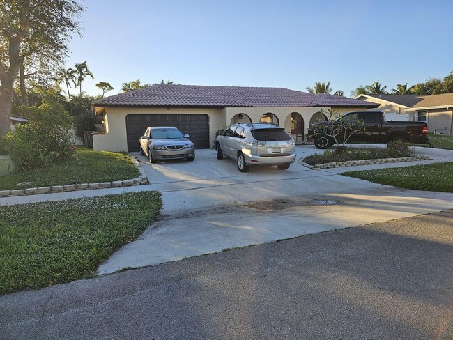 Photo - 251 SW 15th Dr Casa