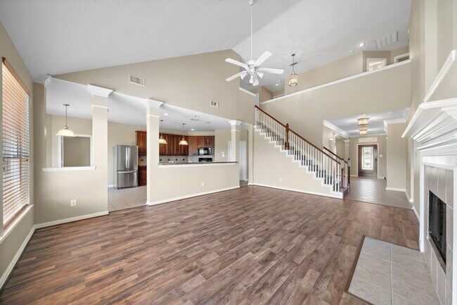 Photo - 19335 Lincoln Heights Ln